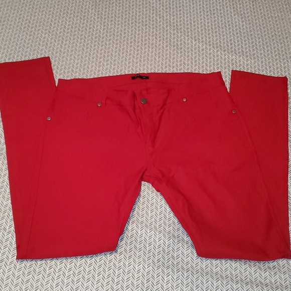 Red stretch pants - Picture 3 of 4